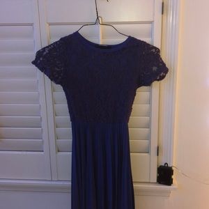 navy dress lace pattern torso fits nicely